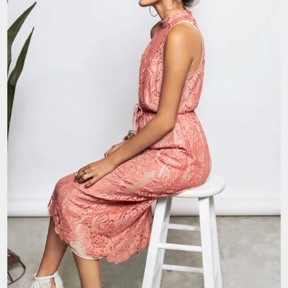 Wayf Portrait Dress - Picture 4 of 4